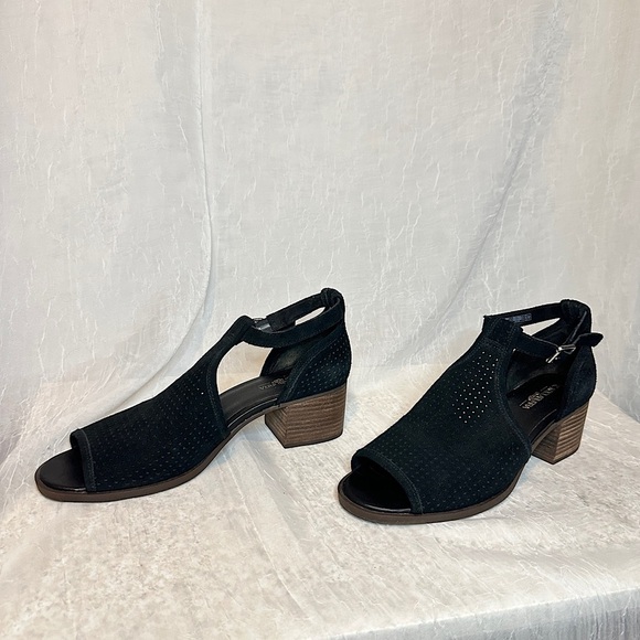 Koolaburra by Ugg Black Suede Open Toe Block Heel Sandal Shoes | Sz 10 - Picture 7 of 17